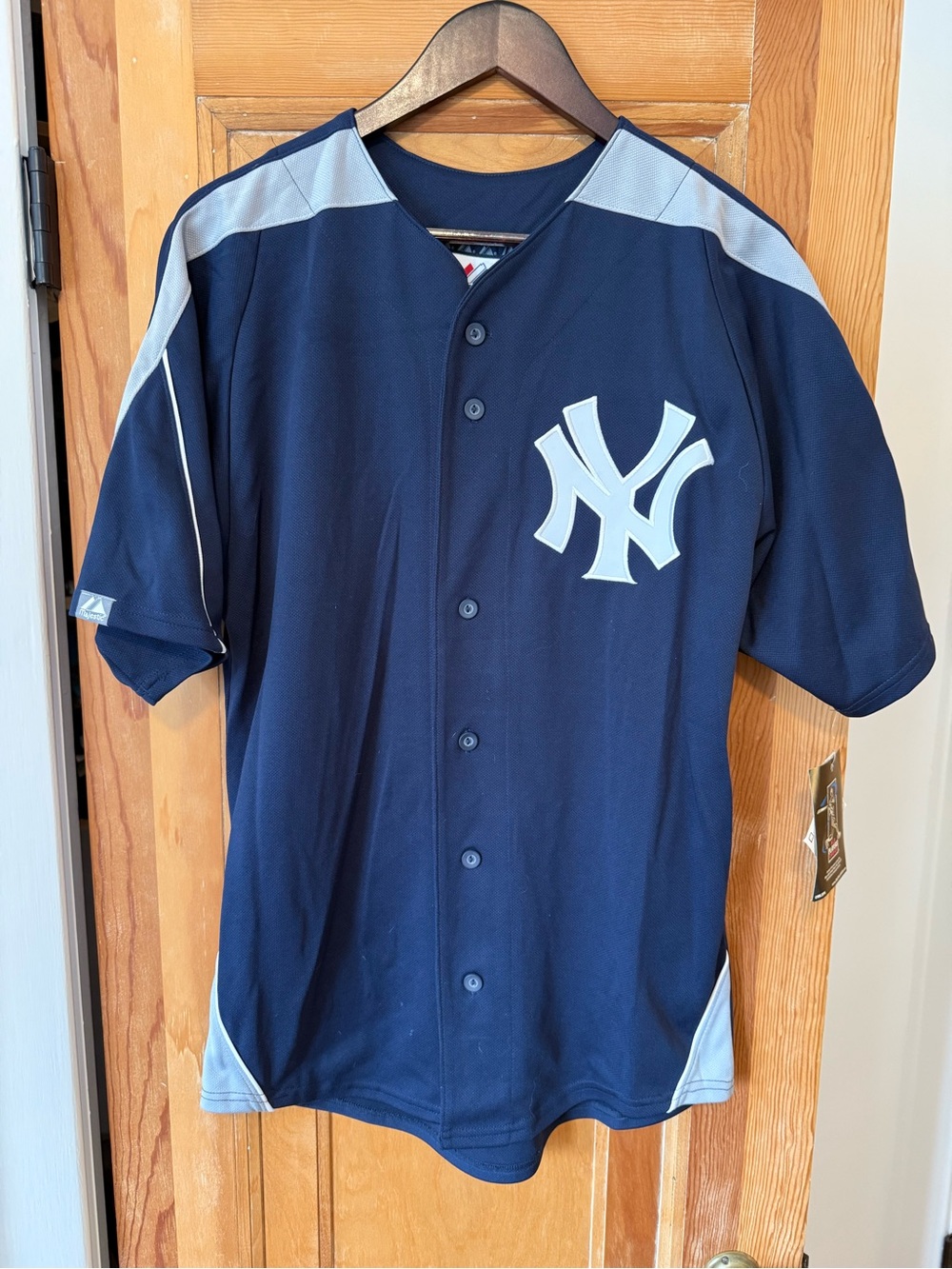 New‎ York Yankees NWT Jeter #2 Embroidered Navy Button-Up Jersey